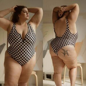 NWT Nettle's Tale blush off white black checkerboard zipper Marielle swimsuit